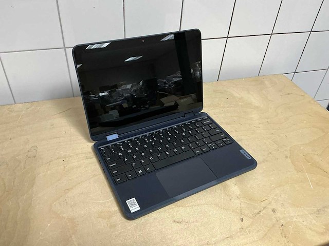 Lenovo lenovo 300w gen 3 3015e laptop - afbeelding 1 van  4