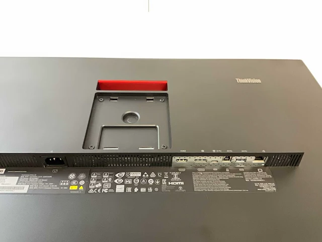 Lenovo (p32p-20) 32”, 3840x2160 (4k) ips monitor; - afbeelding 6 van  8