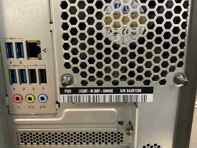 Lenovo p520, xeon(r) w-2135, 16 gb ram, no hdd, nvidia quadro p1000 4 gb workstation - afbeelding 7 van  7