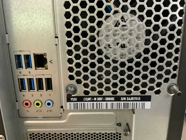 Lenovo p520, xeon(r) w-2135, 32 gb ram, no hdd, nvidia quadro p1000 4 gb workstation - afbeelding 7 van  7