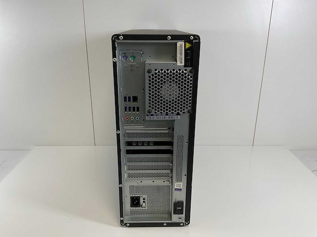 Lenovo p520, xeon(r) w-2135, 32 gb ram, no hdd, nvidia quadro p1000 4 gb workstation - afbeelding 5 van  6
