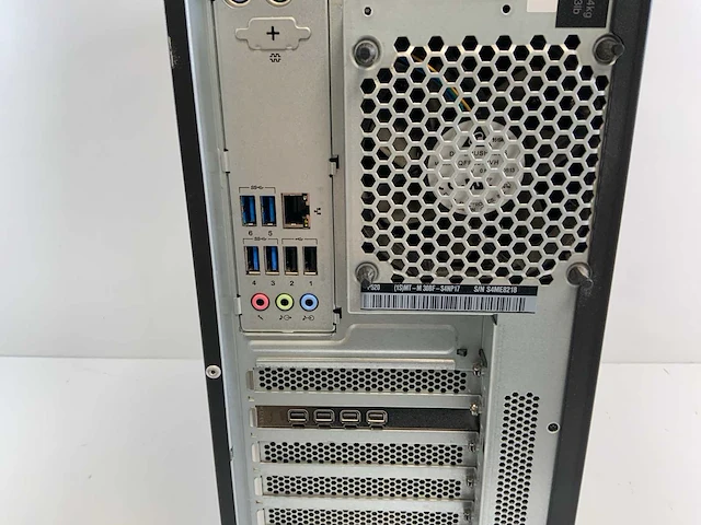 Lenovo p520, xeon(r) w-2135, 64 gb ram, 512 gb nvme, nvidia quadro p1000 4 gb workstation - afbeelding 4 van  4