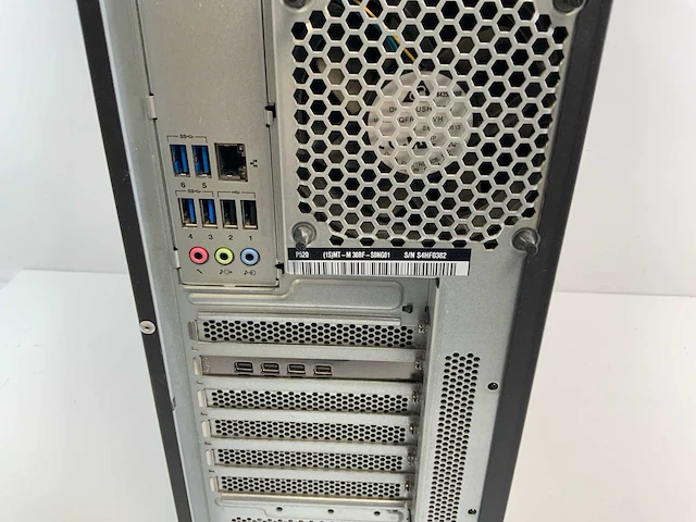 Lenovo p520, xeon(r) w-2135, 64 gb ram, 512 gb nvme, nvidia quadro p1000 4 gb workstation - afbeelding 5 van  5