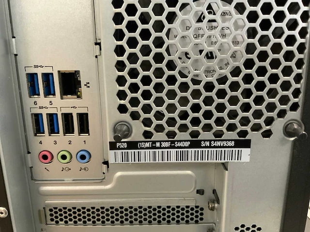 Lenovo p520, xeon(r) w-2135, 64 gb ram, 512 gb nvme, nvidia quadro p1000 4 gb workstation - afbeelding 7 van  7