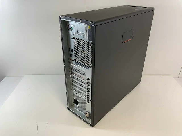Lenovo p520, xeon(r) w-2135, 64 gb ram, 512 gb nvme, nvidia quadro p1000 4gb workstation - afbeelding 4 van  5