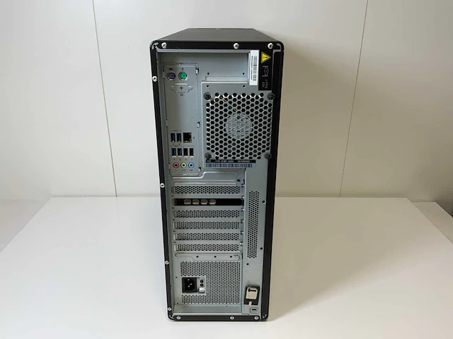 Lenovo p520, xeon(r) w-2135, 64 gb ram, geen hdd, nvidia quadro p1000 4 gb workstation - afbeelding 4 van  4