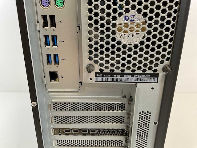 Lenovo p620, amd ryzen pro 3945wx, 128 gb ram, 1 tb nvme, amd radeon pro wx 3200 4 gb workstation - afbeelding 5 van  5