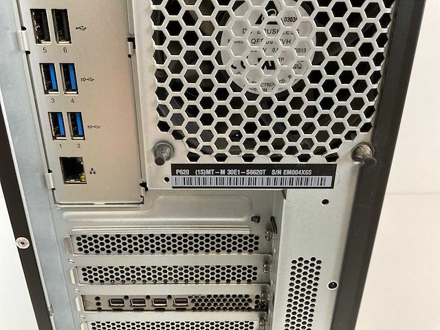 Lenovo p620, amd ryzen pro 3995wx, 256 gb ram, 2 tb nvme, amd radeon pro wx 3200 4 gb workstation - afbeelding 5 van  5