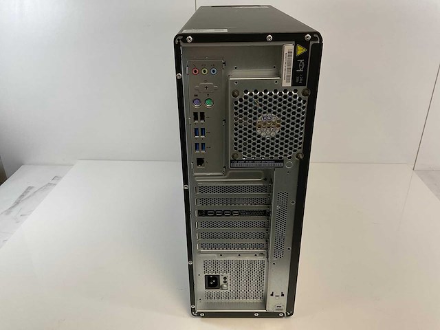 Lenovo p620, amd ryzen pro 3995wx, 256 gb ram, 2 tb nvme, amd radeon pro wx 3200 4 gb workstation - afbeelding 4 van  5