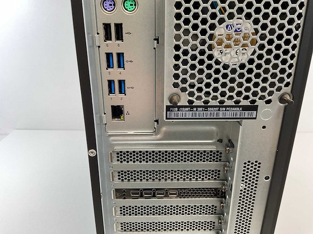 Lenovo p620, amd ryzen pro 3995wx, 256 gb ram, 2 tb nvme, amd radeon pro wx 3200 4 gb workstation - afbeelding 5 van  5