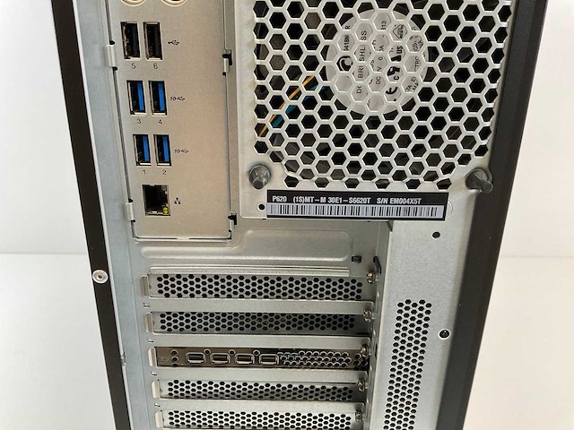 Lenovo p620, amd ryzen pro 3995wx, 256 gb ram, no hdd, amd radeon pro wx 3200 4 gb workstation - afbeelding 5 van  5
