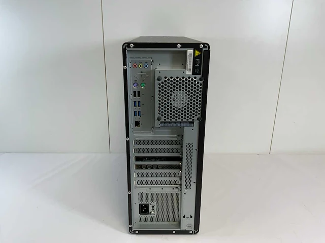 Lenovo p620, amd ryzen threadripper pro 3995wx 64-cores, 16 gb ram, no hdd, amd radeon pro wx 3200 4 gb workstation - afbeelding 4 van  6