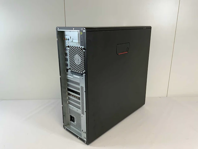 Lenovo p620, amd ryzen threadripper pro 3995wx 64-cores, 16 gb ram, no hdd, amd radeon pro wx 3200 4 gb workstation - afbeelding 5 van  6