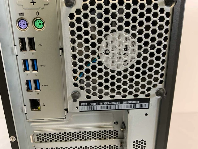 Lenovo p620, amd ryzen threadripper pro 3995wx 64-cores, 16 gb ram, no hdd, amd radeon pro wx 3200 4 gb workstation - afbeelding 6 van  6
