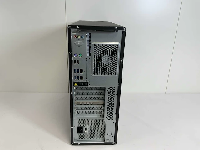 Lenovo p720, 2x xeon(r) silver 4114, 32 gb ram, 2 tb nvme, nvidia gk107 2 gb workstation - afbeelding 4 van  5