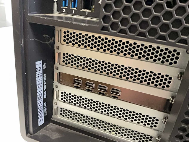 Lenovo p920, 2x xeon(r) gold 6154, 192 gb ram, 1 tb nvme, nvidia quadro p1000 4 gb workstation - afbeelding 5 van  5