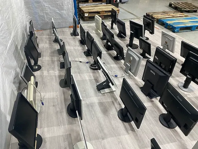 Lenovo, phillips, sony, aoc, nec & lg - monitor (43x) - afbeelding 6 van  14