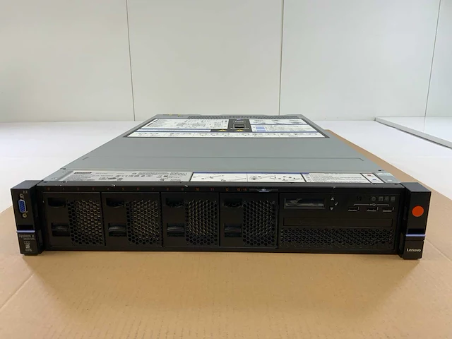 Lenovo system x3650 m5 (8871ac1), 2x xeon(r) e5-2650 v4, 8x 32 gb ram, no hdd rack mount chassis - afbeelding 1 van  10