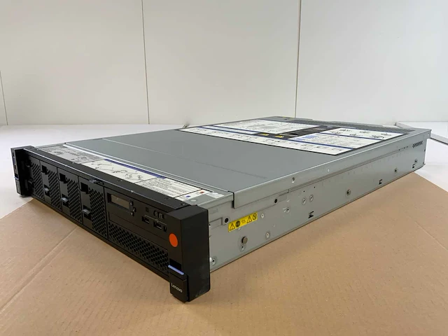 Lenovo system x3650 m5 (8871ac1), 2x xeon(r) e5-2650 v4, 8x 32 gb ram, no hdd rack mount chassis - afbeelding 5 van  10