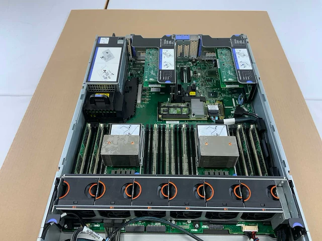 Lenovo system x3650 m5 (8871ac1), 2x xeon(r) e5-2650 v4, 8x 32 gb ram, no hdd rack mount chassis - afbeelding 9 van  10