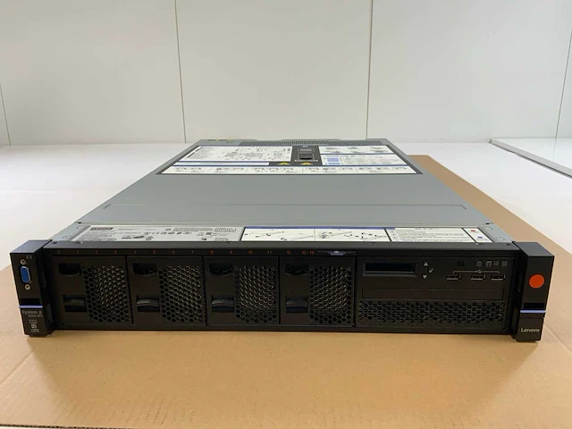 Lenovo system x3650 m5 (8871ac1), 2x xeon(r) e5-2650 v4, 9x 32 gb ram, no hdd rack mount chassis - afbeelding 1 van  10