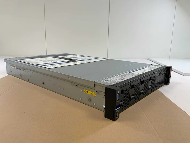 Lenovo system x3650 m5 (8871ac1), 2x xeon(r) e5-2650 v4, 9x 32 gb ram, no hdd rack mount chassis - afbeelding 4 van  10