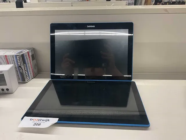 Lenovo tablet (2x) - afbeelding 1 van  3