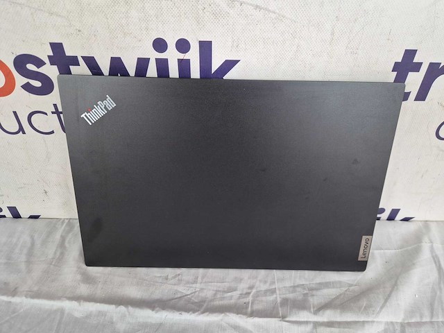 Lenovo thinkpad e15 notebook - (15.6") 1920 x 1080 -16 gb ddr4-sdram - 512 gb ssd - windows 10 pro zwart - afbeelding 2 van  3