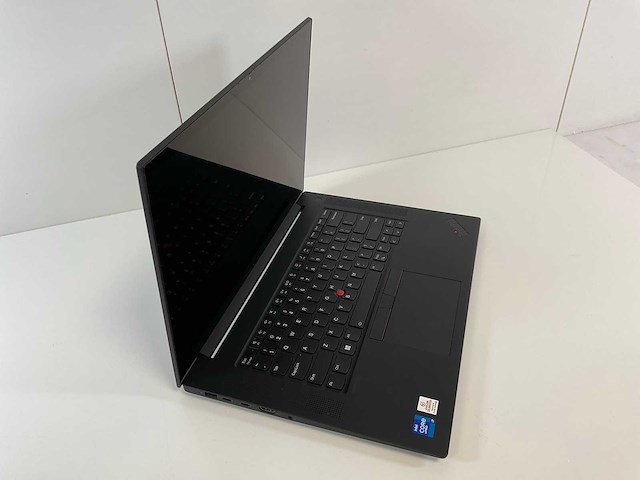 Lenovo thinkpad p1 gen 4i 16”, core(tm) i7 11th gen, 32 gb ram, 1 tb nvme, nvidia t1200 4 gb laptop - afbeelding 2 van  7