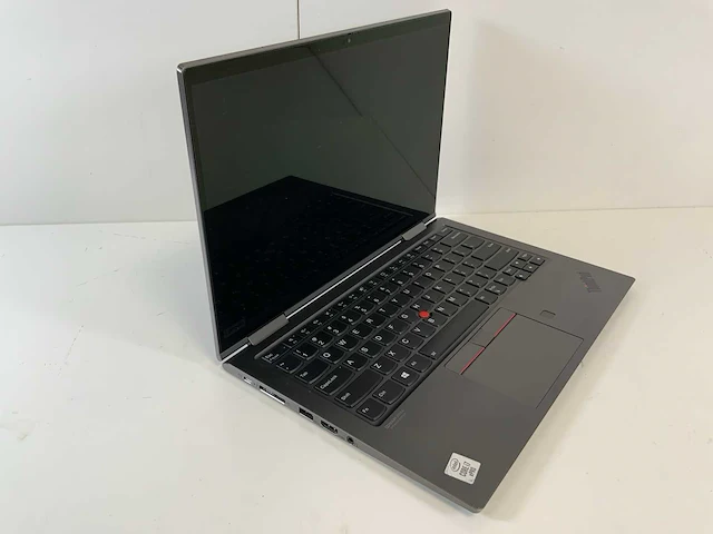 Lenovo thinkpad x1 yoga gen 5 14", core(tm) i7 10th gen, 16 gb ram, 256 gb nvme laptop - afbeelding 2 van  7