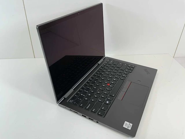 Lenovo thinkpad x1 yoga gen 5 14", core(tm) i7 10th gen, 16 gb ram, 256 gb nvme laptop - afbeelding 2 van  7
