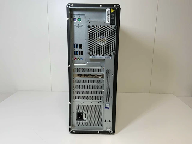 Lenovo thinkstation p520, xeon(r) w-2125, 16 gb ram, 512 gb ssd, nvidia quadro p2000 5 gb werkstation - afbeelding 4 van  4