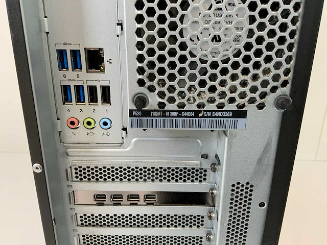 Lenovo thinkstation p520, xeon(r) w-2135, 64 gb ram, 512 gb nvme, nvidia quadro p1000 4 gb workstation - afbeelding 4 van  4