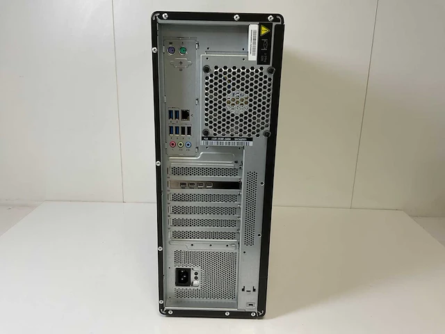 Lenovo thinkstation p520, xeon(r) w-2135, 64 gb ram, 512 gb nvme, nvidia quadro p1000 4 gb workstation - afbeelding 4 van  5
