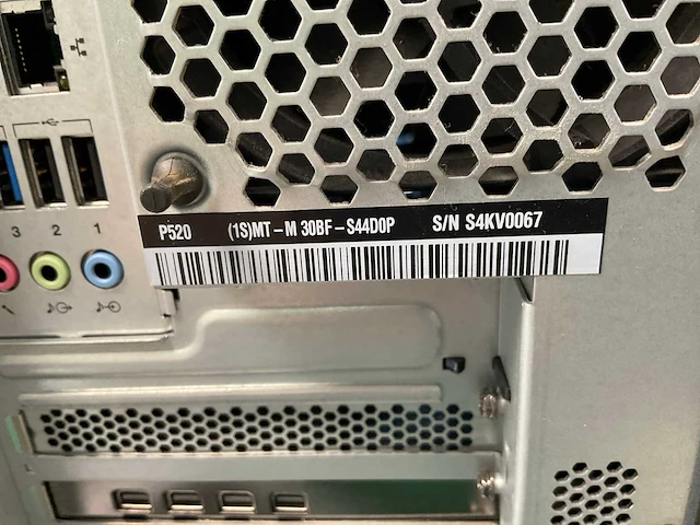 Lenovo thinkstation p520, xeon(r) w-2135, 64 gb ram, 512 gb nvme, nvidia quadro p1000 4 gb workstation - afbeelding 5 van  5