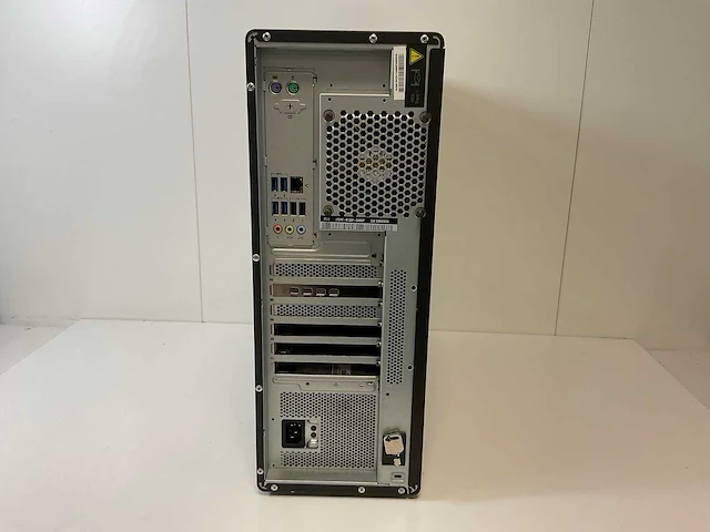 Lenovo thinkstation p520, xeon(r) w-2135, 64 gb ram, 512 gb nvme, nvidia quadro p1000 4 gb workstation - afbeelding 4 van  5