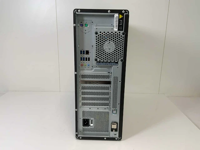 Lenovo thinkstation p520, xeon(r) w-2135, 64 gb ram, 512 gb nvme, nvidia quadro p1000 4 gb workstation - afbeelding 4 van  5