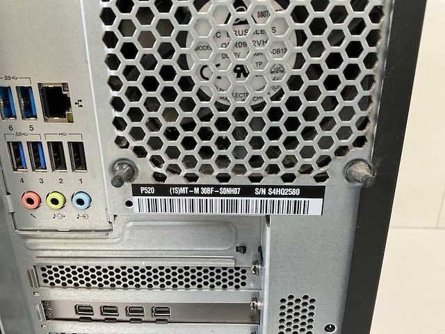 Lenovo thinkstation p520, xeon(r) w-2135, 64 gb ram, 512 gb nvme, nvidia quadro p1000 4 gb workstation - afbeelding 5 van  5