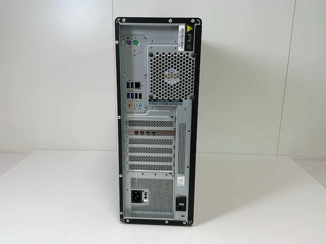 Lenovo thinkstation p520, xeon(r) w-2135, 64 gb ram, no hdd, nvidia quadro p1000 4 gb workstation - afbeelding 4 van  5