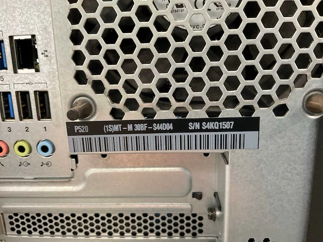 Lenovo thinkstation p520, xeon(r) w-2135, 64 gb ram, no hdd, nvidia quadro p1000 4 gb workstation - afbeelding 5 van  5
