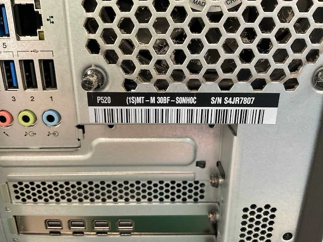 Lenovo thinkstation p520, xeon(r) w-2135, 64 gb ram, no hdd, nvidia quadro p1000 4 gb workstation - afbeelding 5 van  5
