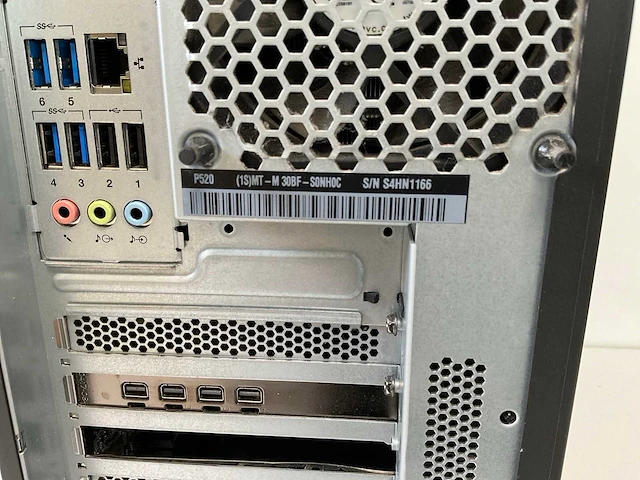 Lenovo thinkstation p520, xeon(r) w-2135, 64 gb ram, no hdd, nvidia quadro p1000 4 gb workstation - afbeelding 5 van  5