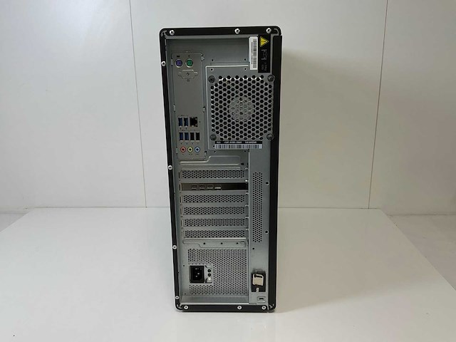 Lenovo thinkstation p520, xeon(r) w-2135, 64 gb ram, no hdd, nvidia quadro p1000 4 gb workstation - afbeelding 4 van  5