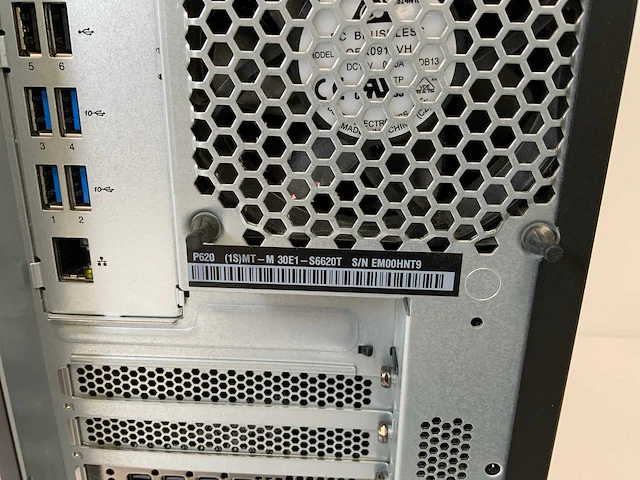 Lenovo thinkstation p620+, amd ryzen threadripper pro 3995wx, 256 gb ram, 2 tb nvme, amd radeon pro wx 3200 4 gb workstation - afbeelding 5 van  6