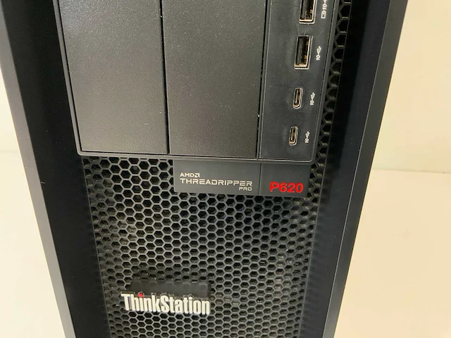 Lenovo thinkstation p620+, amd ryzen threadripper pro 3995wx, 256 gb ram, 2 tb nvme, amd radeon pro wx 3200 4 gb workstation - afbeelding 6 van  6