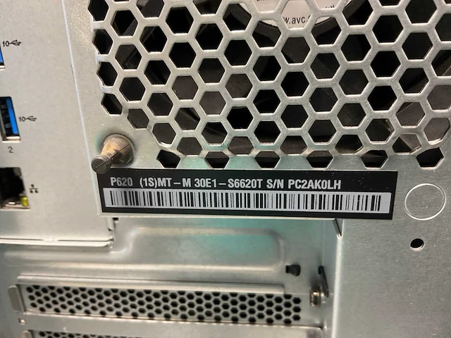 Lenovo thinkstation p620+, amd ryzen threadripper pro 3995wx, 256 gb ram, 2 tb nvme, amd radeon pro wx 3200 4 gb workstation - afbeelding 5 van  5