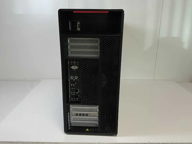 Lenovo thinkstation p920, 2x xeon(r) gold 6154, 192 gb ram, no hdd, nvidia quadro p1000 4 gb workstation - afbeelding 4 van  5
