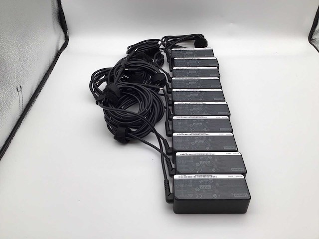Lenovo usb-c 45 watt laptop adapter (10x) - afbeelding 3 van  4
