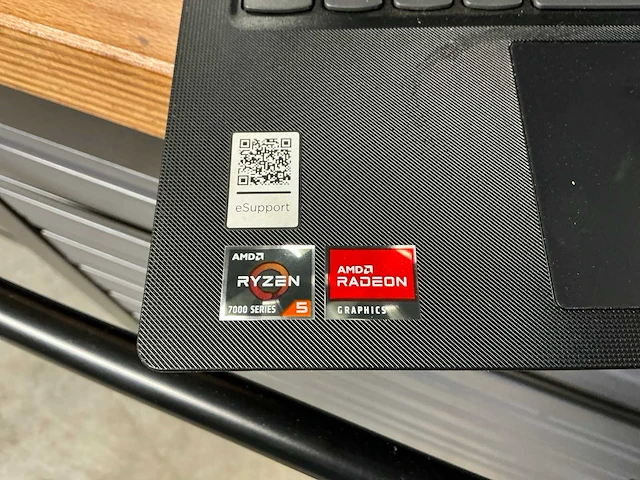 Lenovo v15 g4 laptop - afbeelding 3 van  5