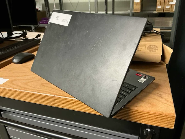Lenovo v15 g4 laptop - afbeelding 4 van  5